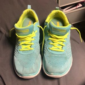 Sketch-knit by sketchers